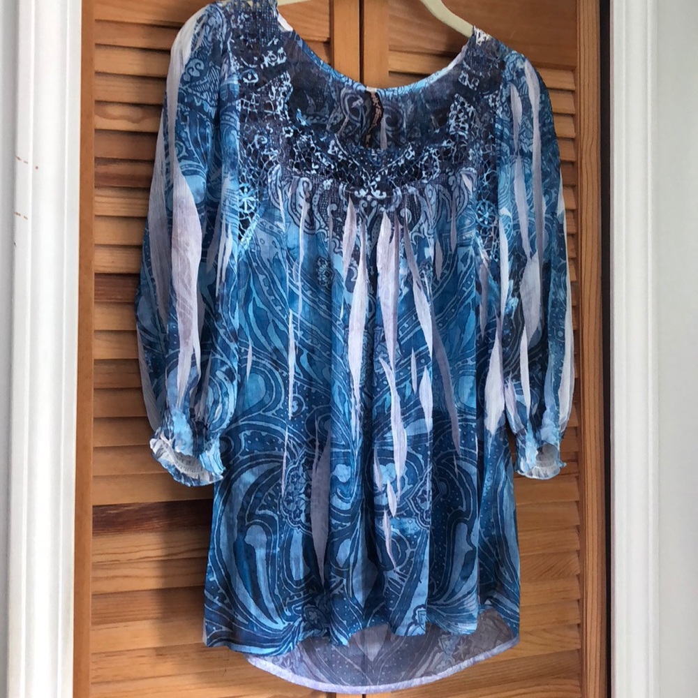 Cute blue printed top